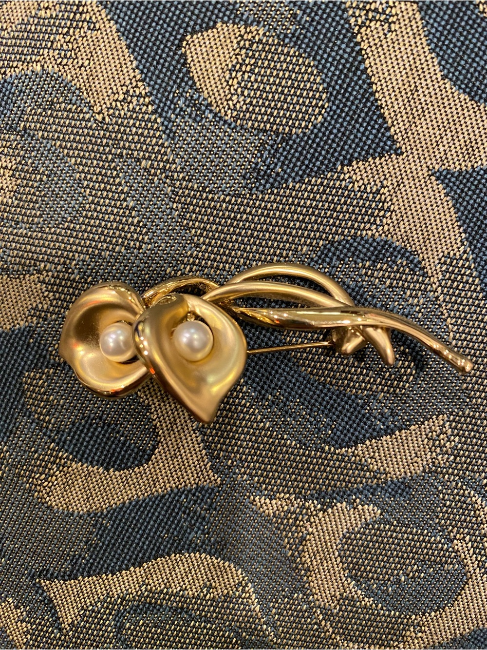 Gold Floral Calla Brooch with Faux Pearls - Elegant Women’s Pin